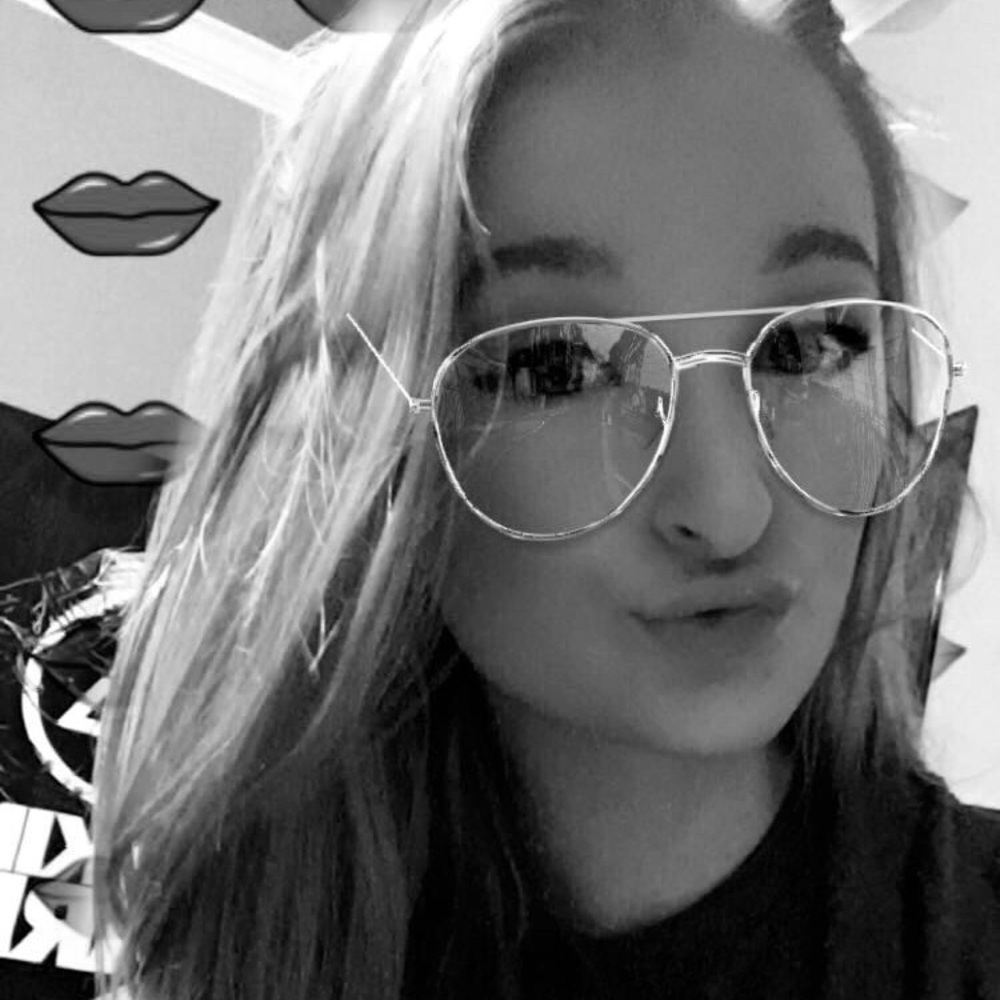 Meet your Posher, Lauren